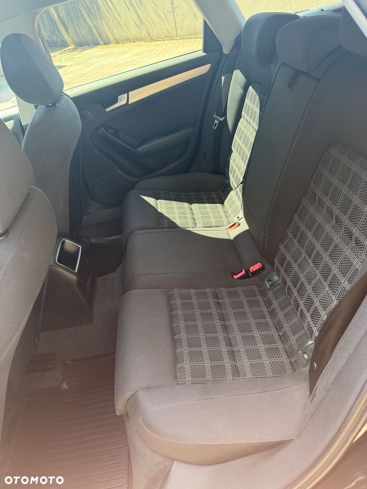 Audi A4 Avant 2.0 TDI - 15