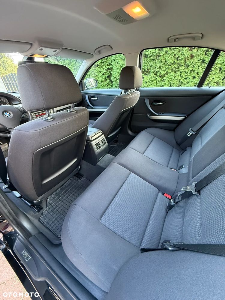 BMW Seria 3 318i - 13