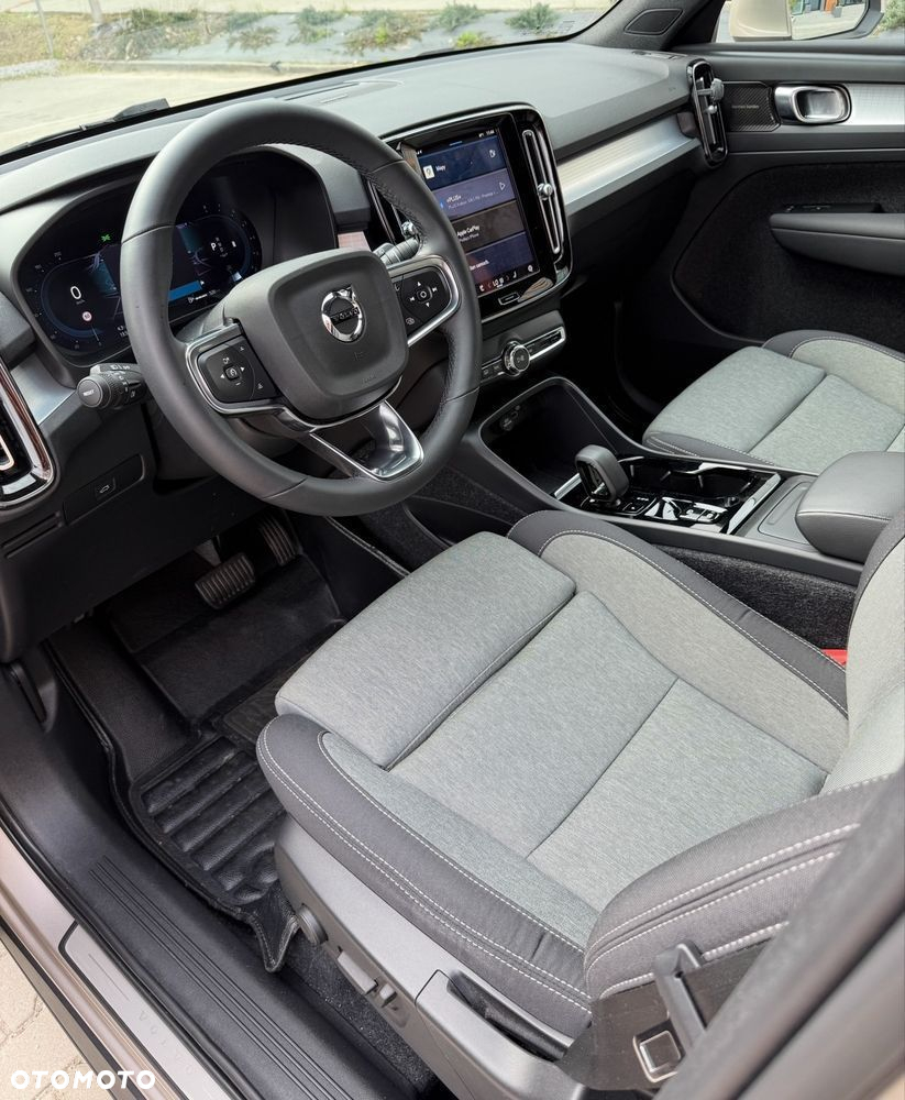 Volvo XC 40 B4 AWD Plus Bright - 16