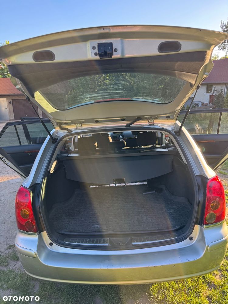 Toyota Avensis 2.0 D-4D Luna - 5