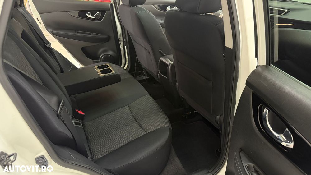 Nissan Qashqai 1.6 DCI Xtronic N-Connecta - 9
