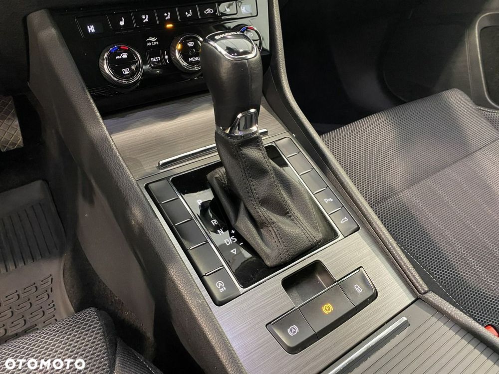 Skoda Superb 2.0 TDI SCR Style DSG - 19