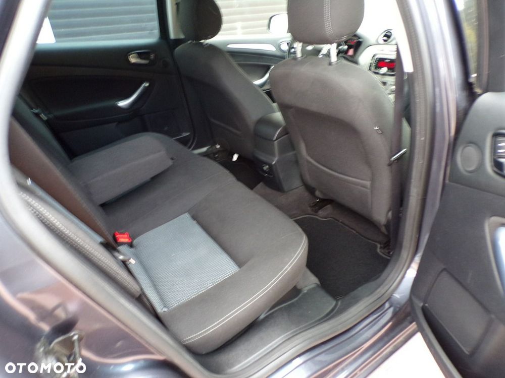 Ford Mondeo - 29