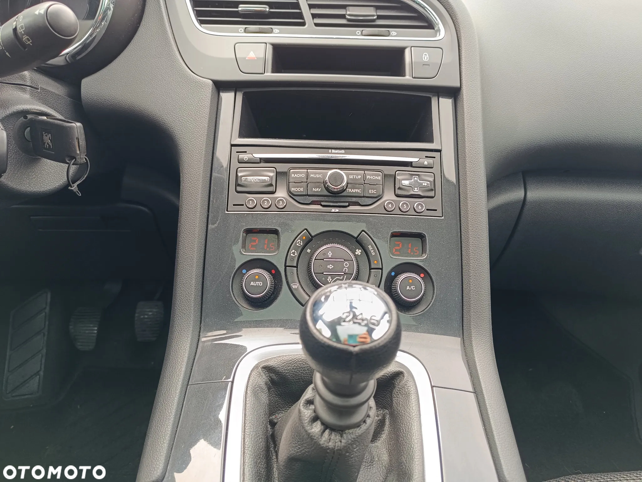 Peugeot 5008 1.6 THP Allure 7os - 17