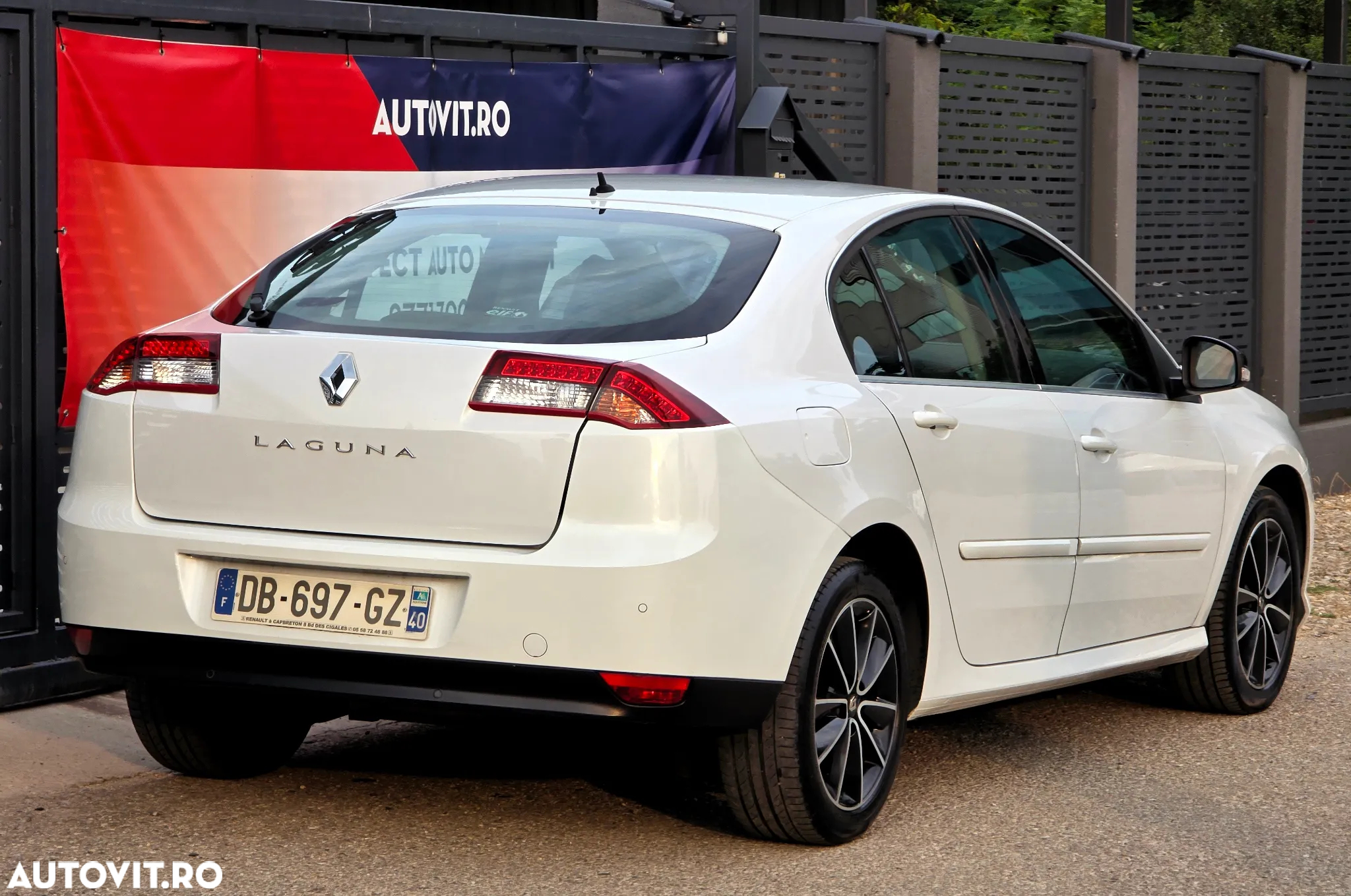 Renault Laguna dCi 110 FAP Bose Edition - 4