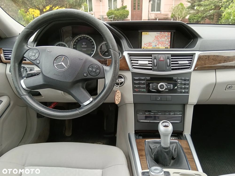 Mercedes-Benz Klasa E 220 CDI - 17