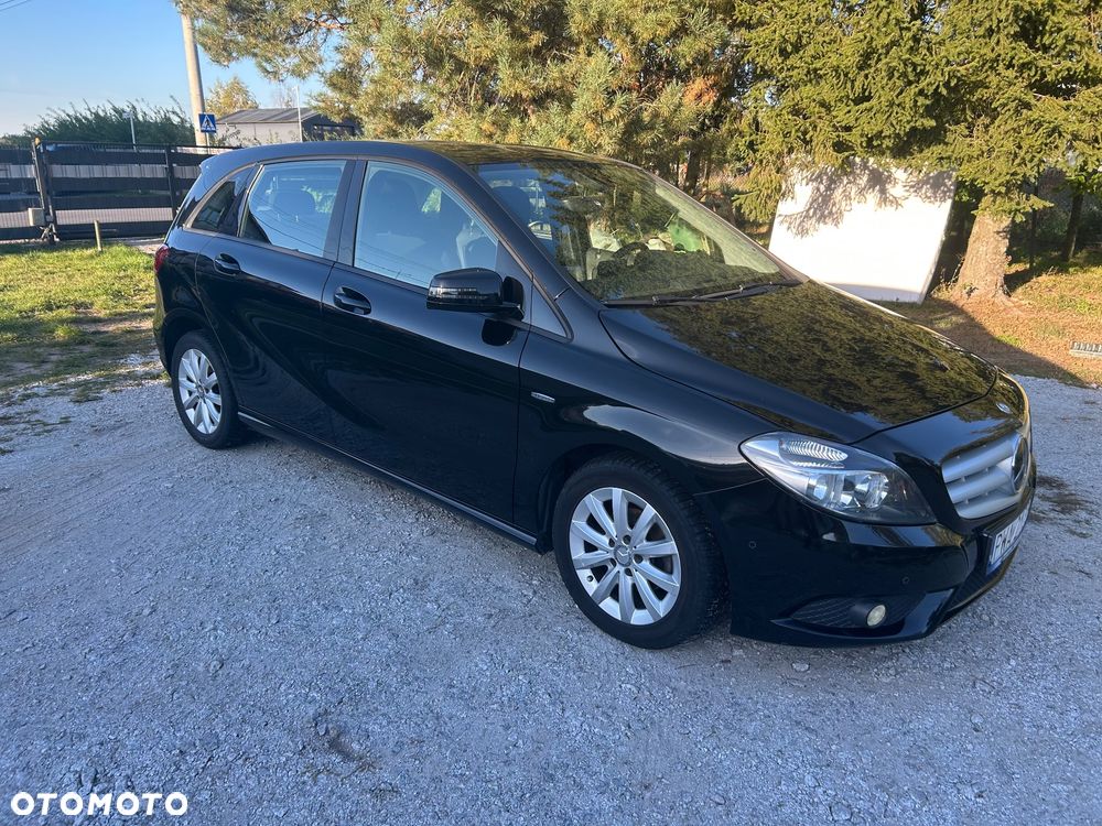 Mercedes-Benz B-Class 2012 photo 2