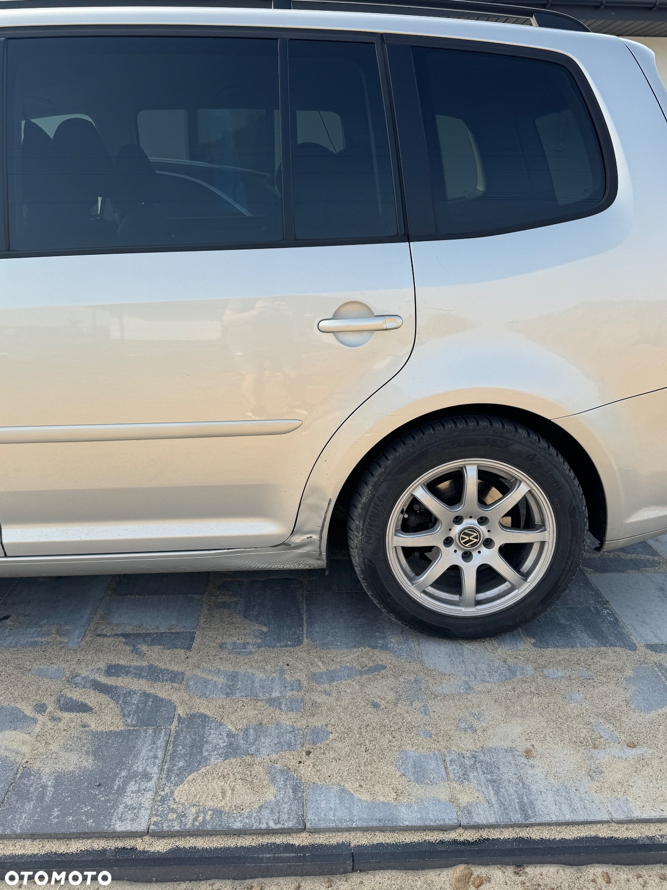 Volkswagen Touran - 12