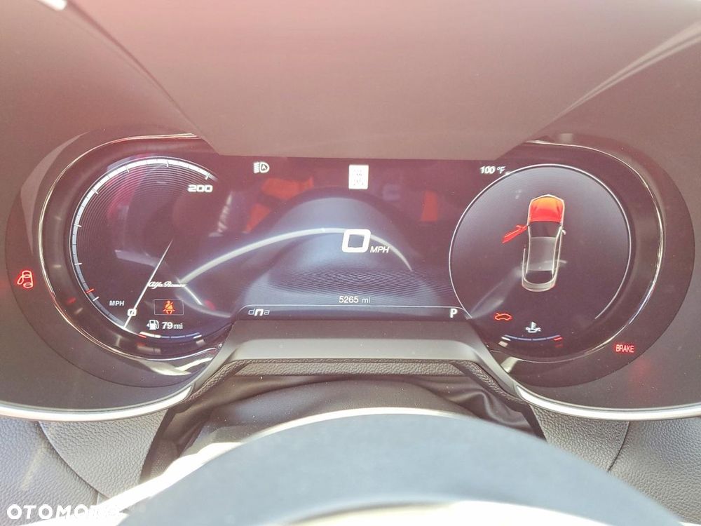 Alfa Romeo Giulia 2.9 V6 Bi-Turbo AT8 Quadrifoglio - 10