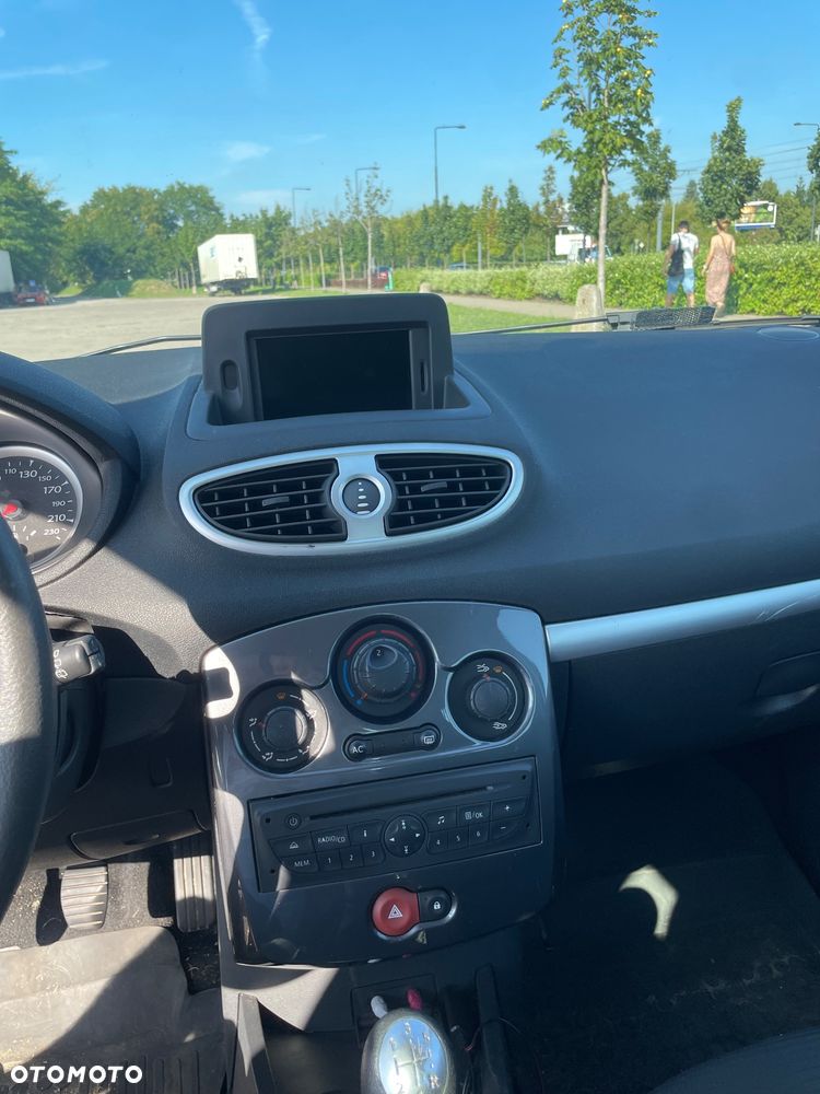 Renault Clio 1.5 dCi Alize - 11