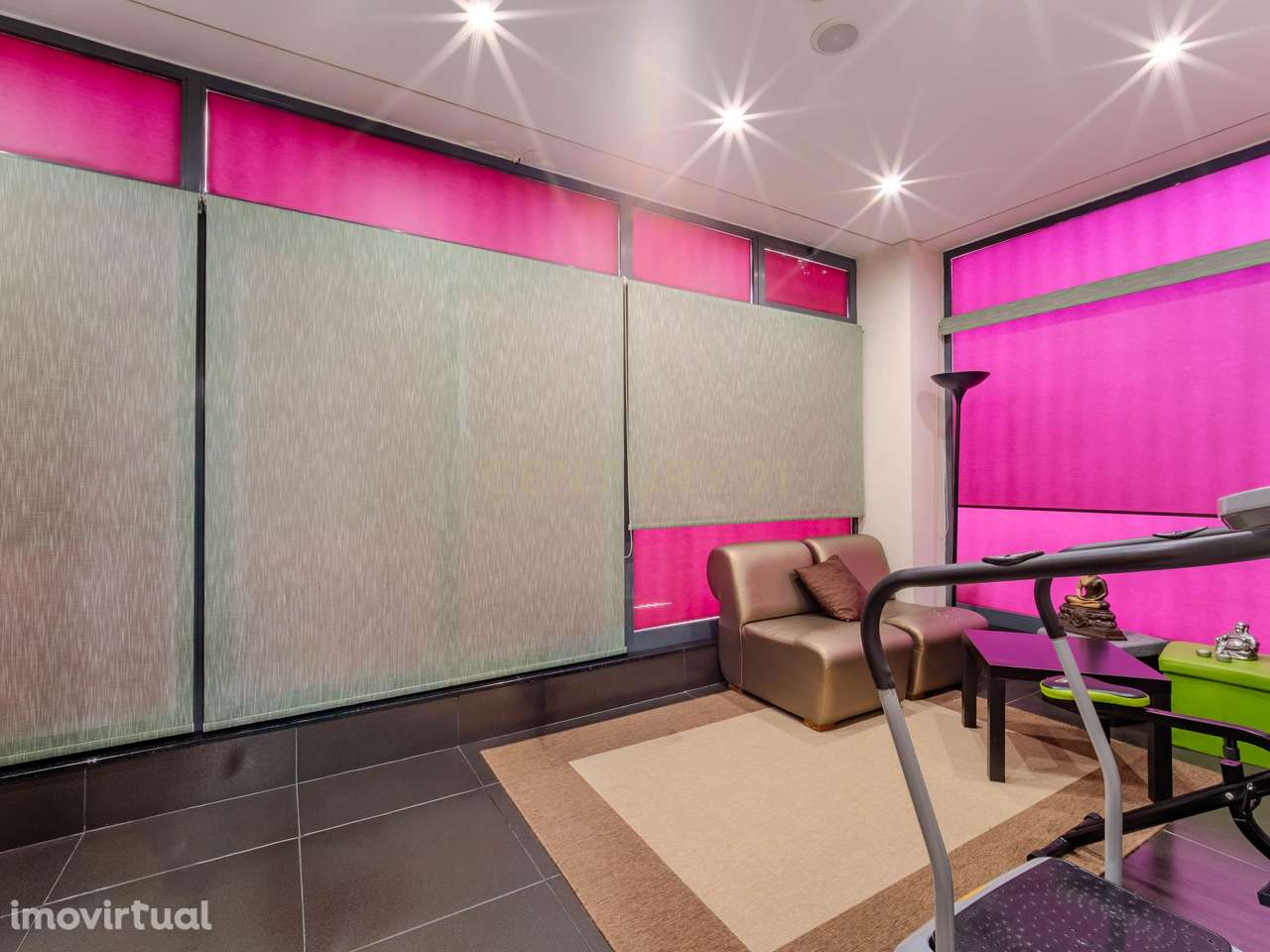 Trespasse de Cabeleireiro em RIo Tinto - Grande imagem: 5/24