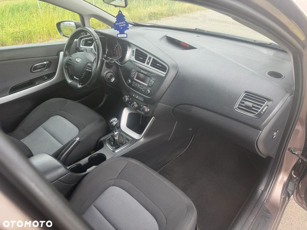 Kia Ceed - 14