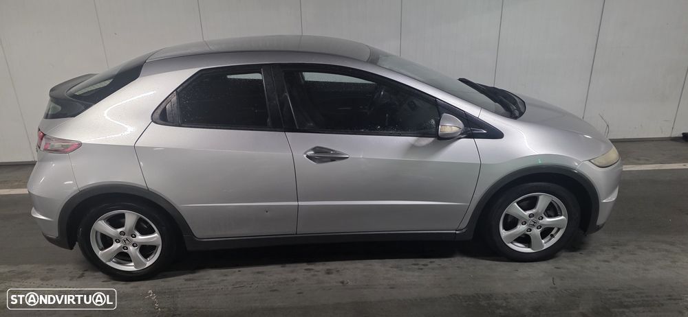 Honda Civic 1.4 i-VTEC Sport Edition - 25