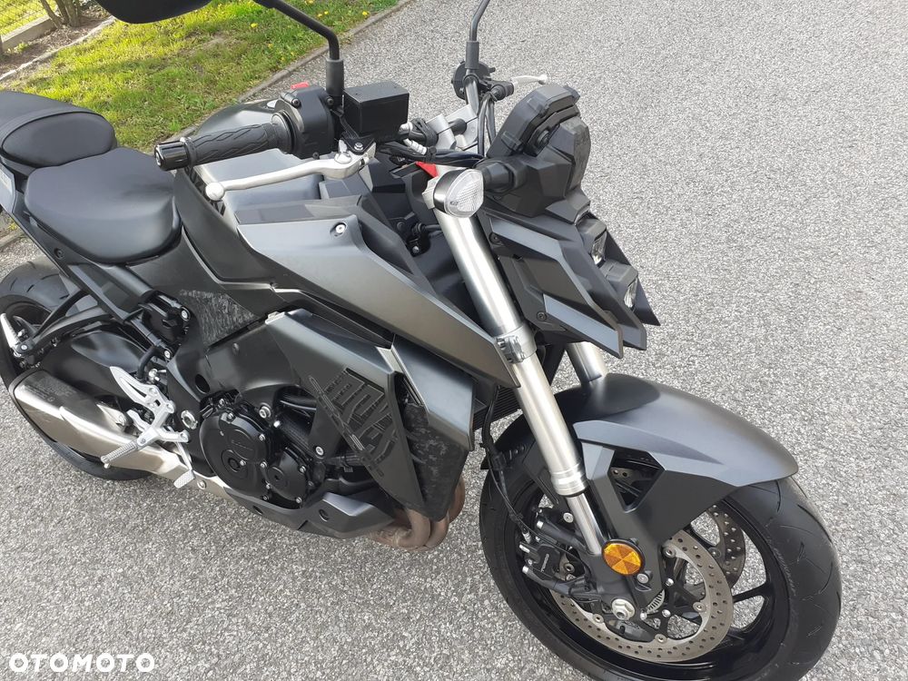Suzuki GSX - 1