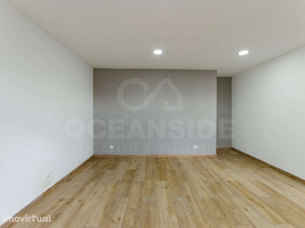 Loja com 2 Salas Amplas e Cenário Exclusivo sobre o Tejo - Grande imagem: 3/21