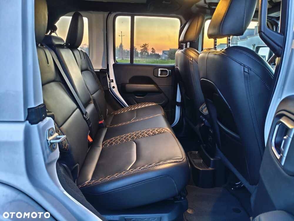 Jeep Wrangler - 21