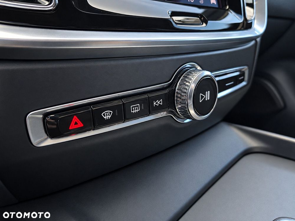 Volvo V60 B3 B Momentum Core - 24