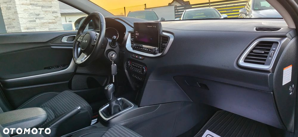 Kia Ceed ver-1-6-crdi-mhev-business-line - 27