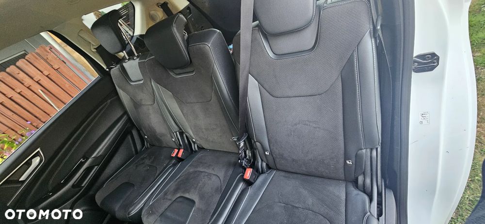 Ford S-Max - 16