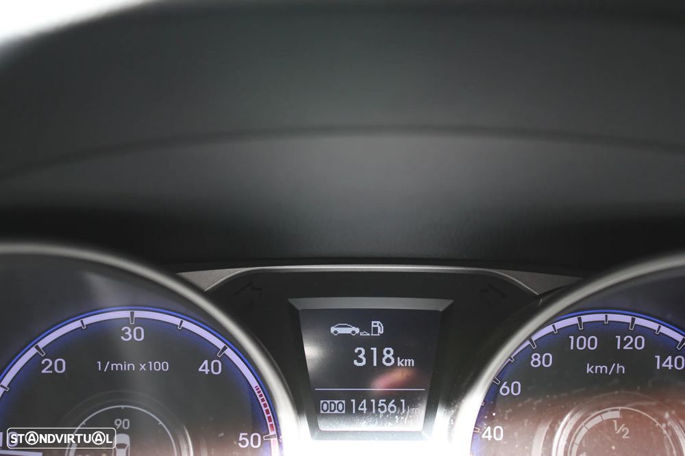 Mercedes-Benz E 220 d Avantgarde - 14