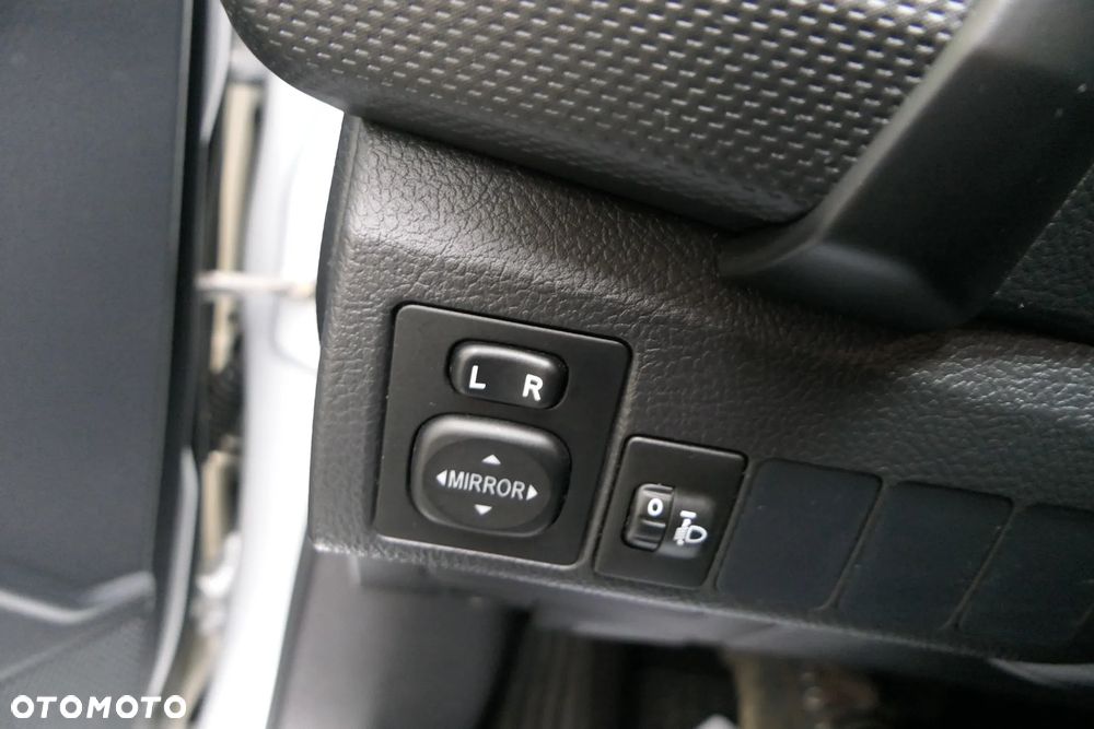 Toyota Auris 1.33 VVT-i Active - 19