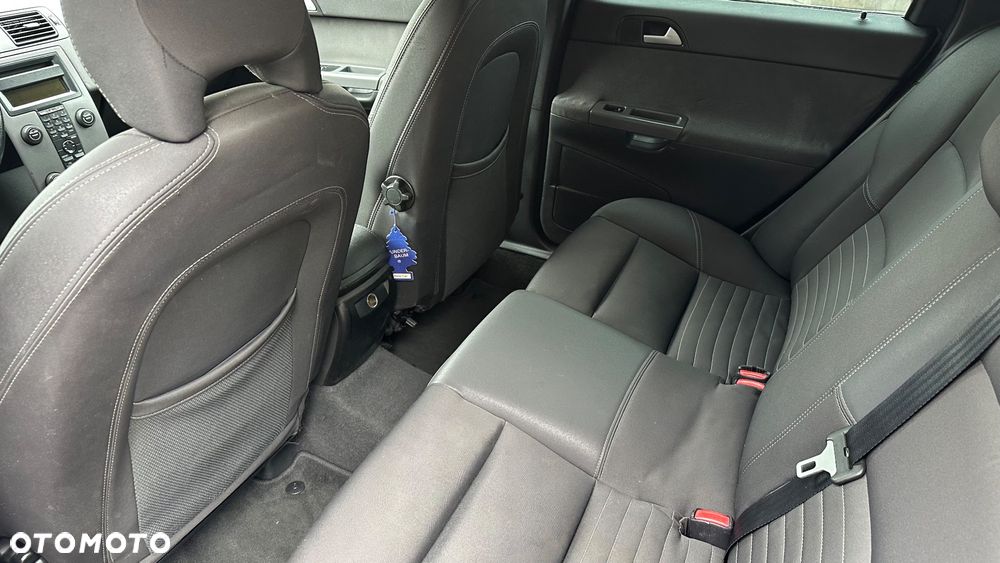 Volvo V50 - 13