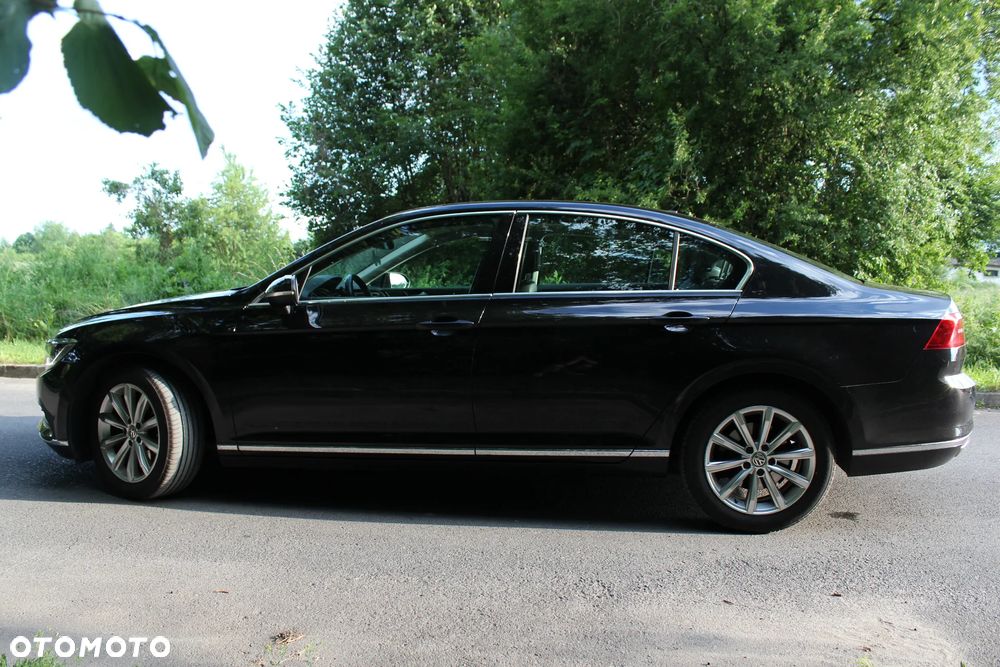 Volkswagen Passat - 12