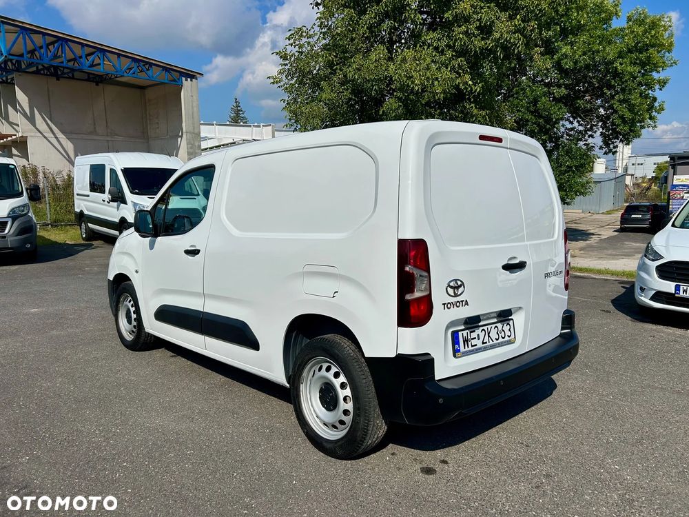 Toyota Pro Ace City - 7