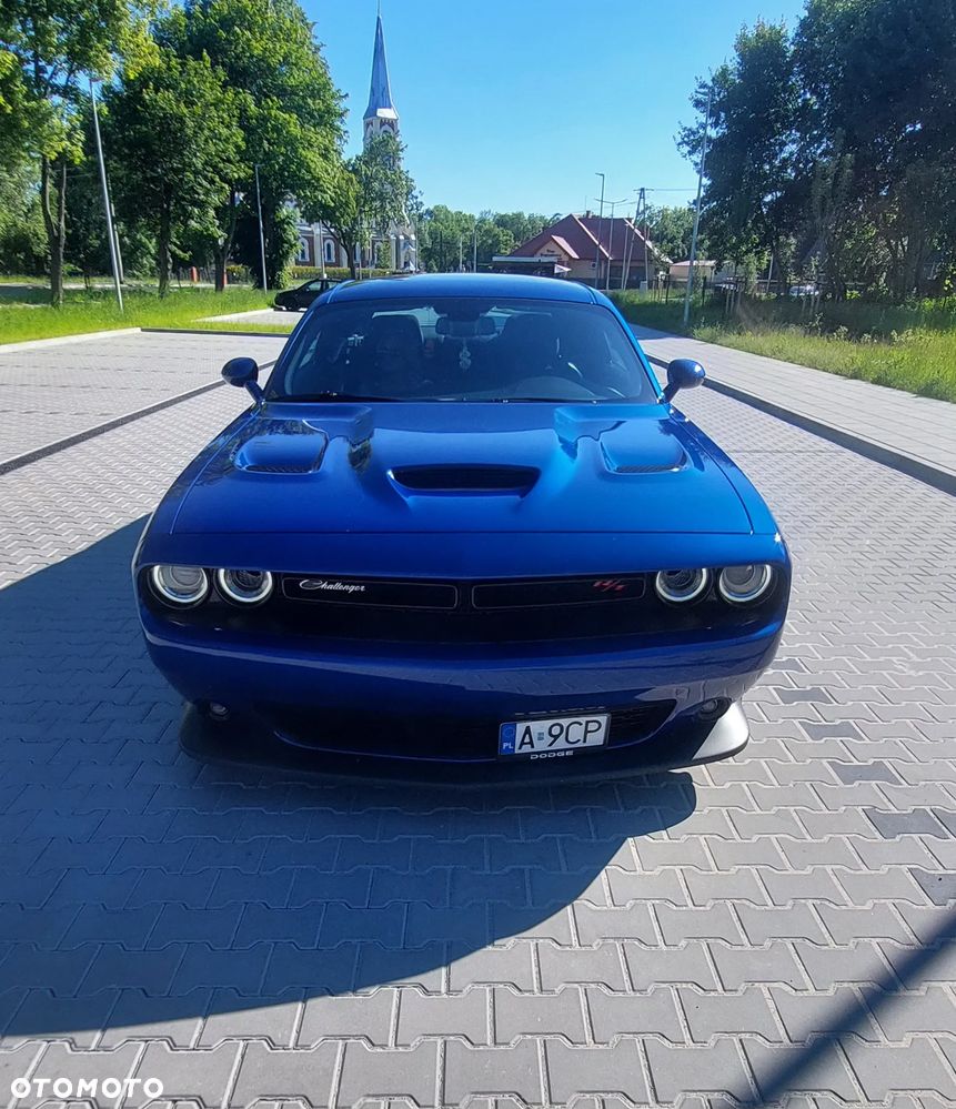 Dodge Challenger - 2