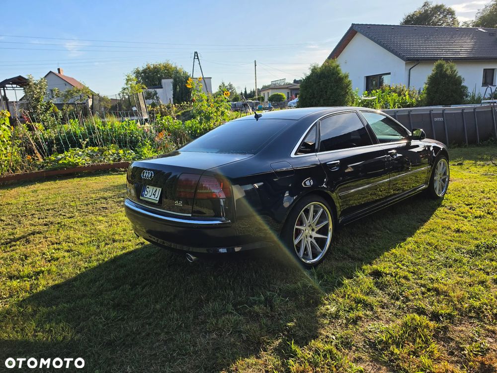 Audi A8 - 6