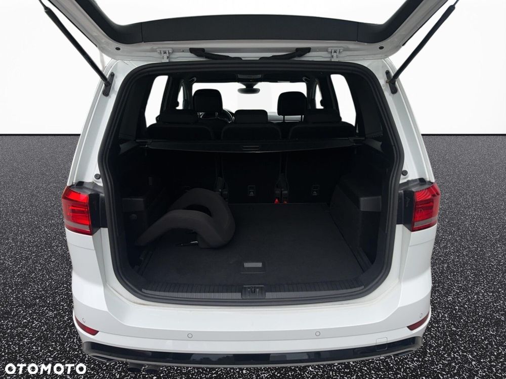 Volkswagen Touran - 28