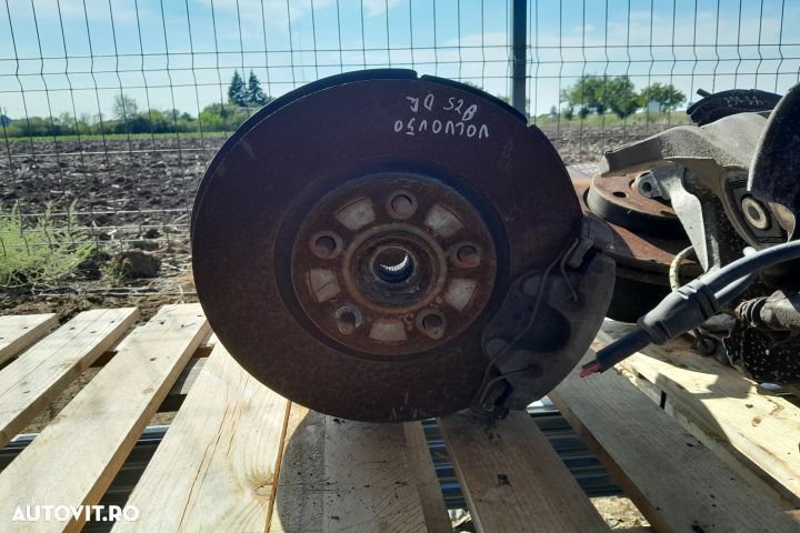 Fuzeta fata dreapta Volvo V50 1 [2003 - 2011] wagon 2.0 D MT (136 hp) - 1