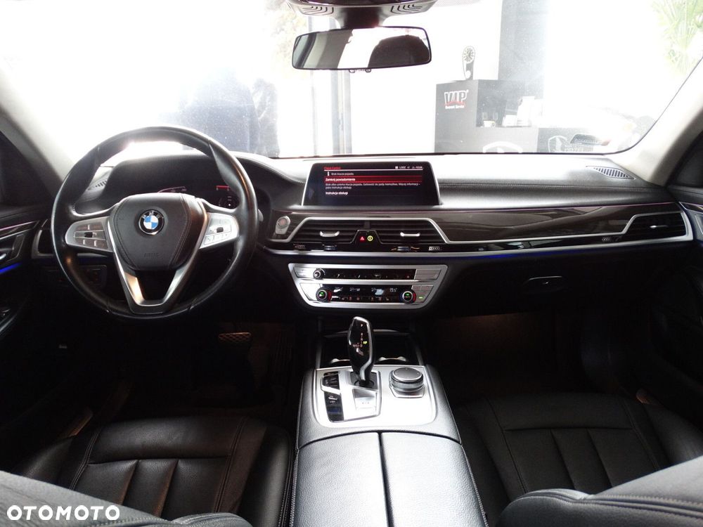 BMW Seria 7 - 12