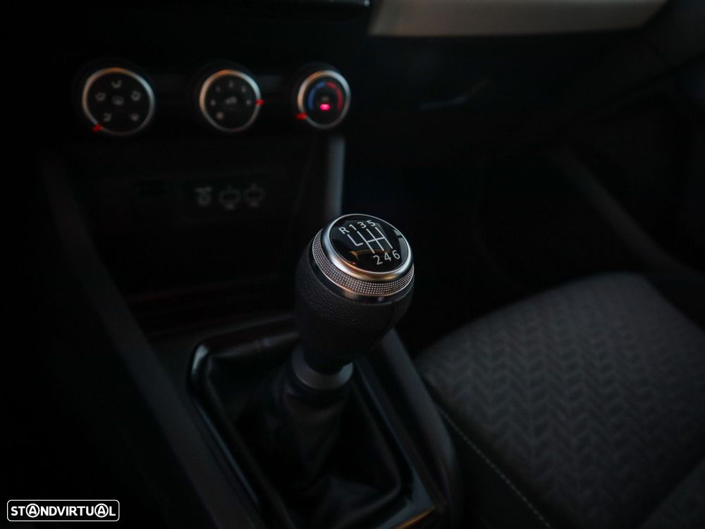 Renault Clio - 26