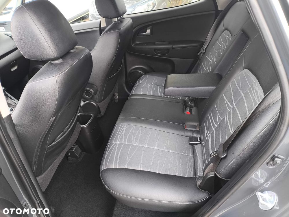 Kia Venga 1.6 Business Line - 11