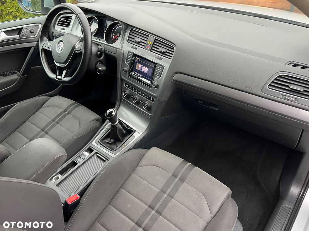 Volkswagen Golf - 12