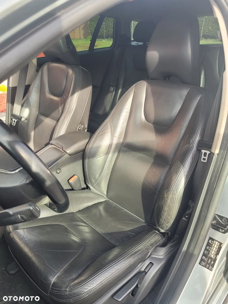 Volvo V60 D3 Momentum - 24