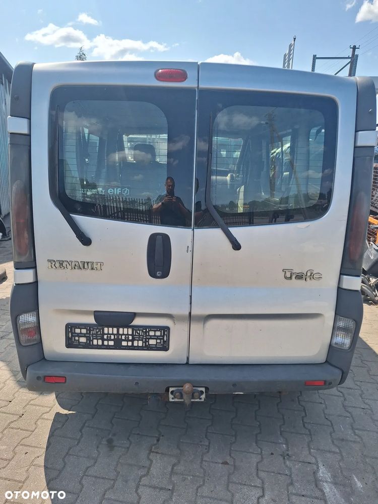 ŚRODEK BOCZEK TAPICERKA  TYŁ VIVARO TRAFIC - 7