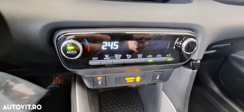 Toyota Yaris 1.5 VVT-i HSD Active - 10