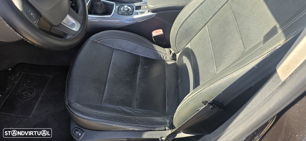 Renault Laguna 2.0 dCi FAP Initiale - 6