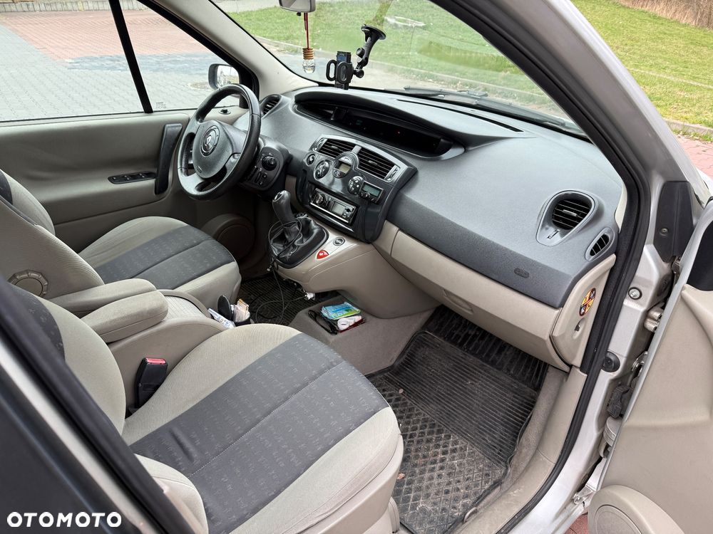 Renault Scenic 1.6 16V Confort Expression - 13