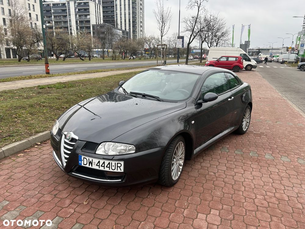 Alfa Romeo GT 1.9 JTD M-Jet Distinctive - 1