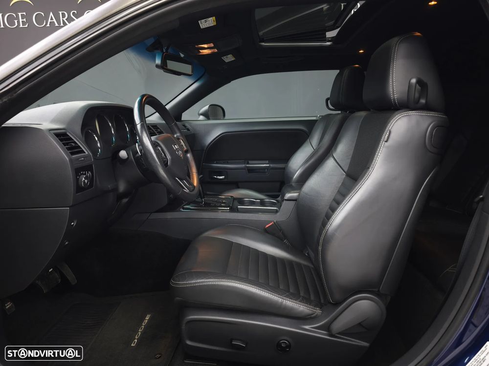 Dodge Challenger Auto SXT Plus - 16