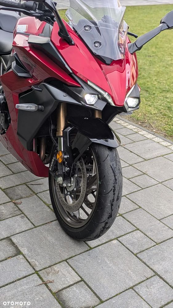 Suzuki GSX - 6