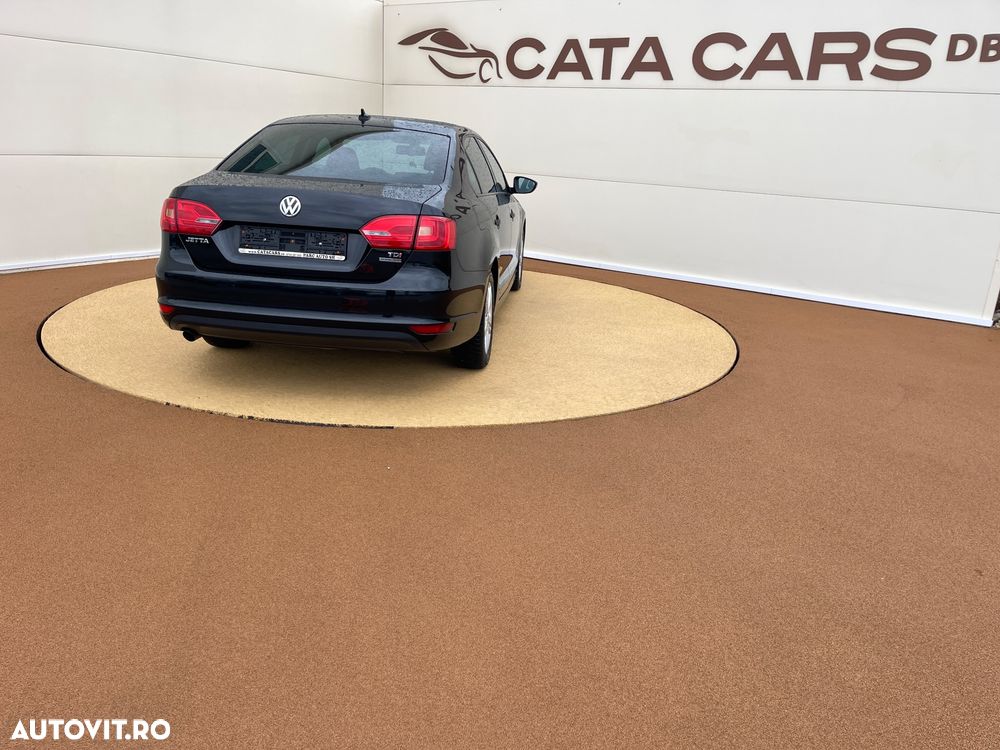 Volkswagen Jetta 1.6 TDI DSG Comfortline - 14