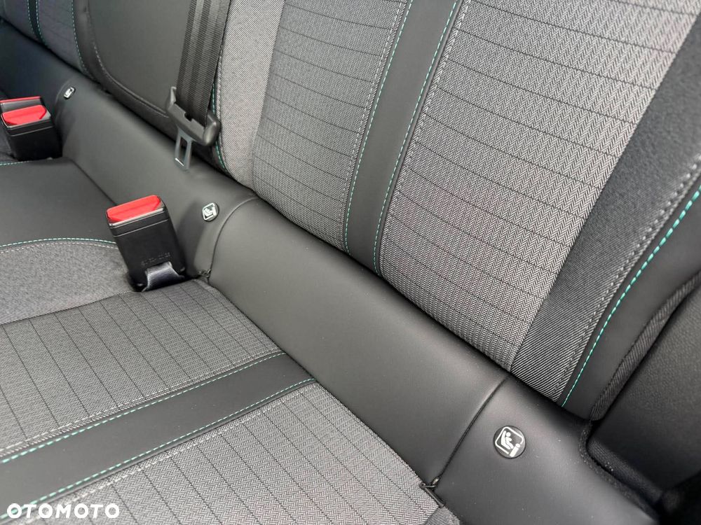 Peugeot 2008 PureTech 130 EAT8 Allure - 18