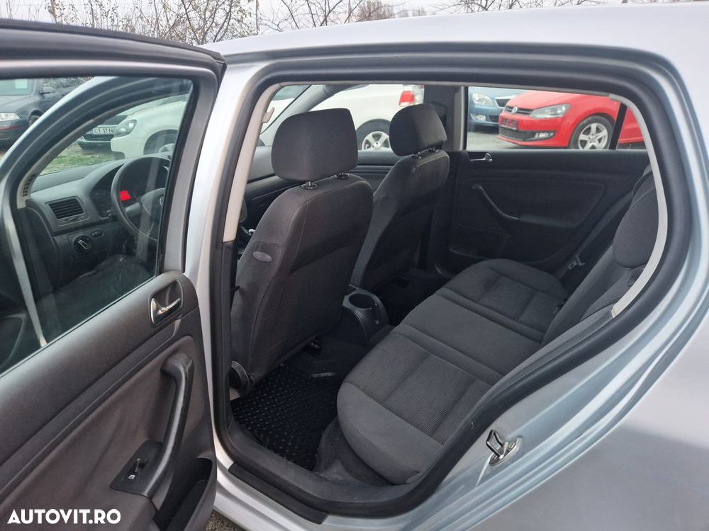 Volkswagen Golf - 19