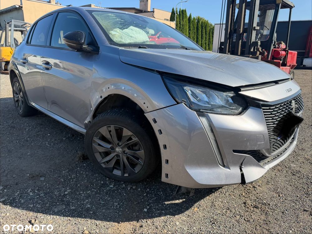 Peugeot 208 - 5