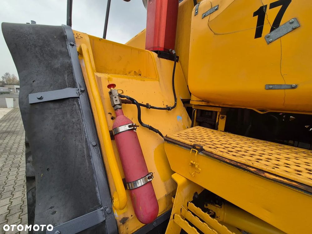 Volvo L 180E 4X4 / HEAVY DUTY / ŁADOWARKA KOŁOWA / CHWYTAK DO BALI I DREWNA / WIELE ZASTOSOWAŃ / OD PIERWSZEGO WŁAŚCICIELA / DOBRY STAN / MOŻLIWOŚĆ TRANSPORTU - 38