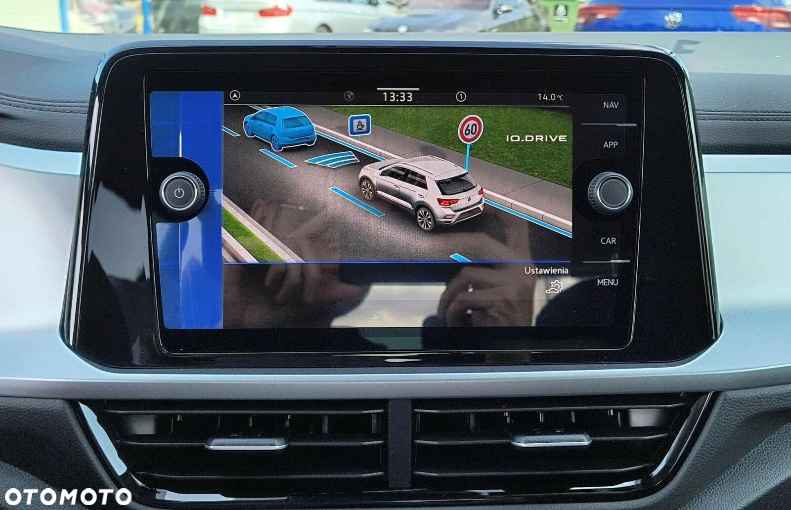 Volkswagen T-Roc - 17